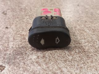 bontott FORD FOCUS I Jobb első Ablakemelő Kapcsoló