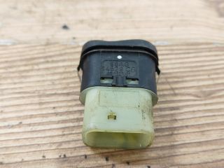 bontott FORD FOCUS I Jobb első Ablakemelő Kapcsoló