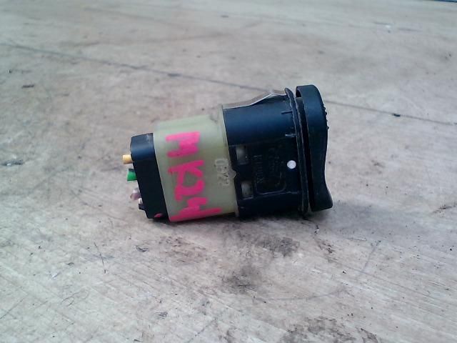 bontott FORD FOCUS I Jobb első Ablakemelő Kapcsoló