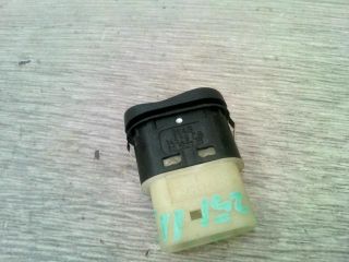 bontott FORD FOCUS I Jobb első Ablakemelő Kapcsoló