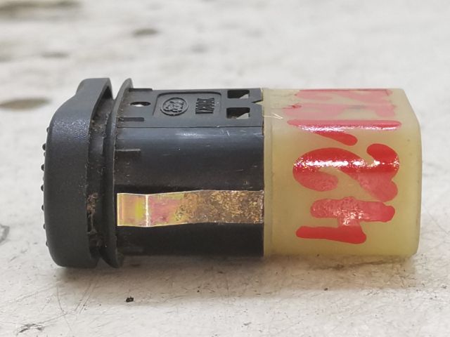 bontott FORD FOCUS I Jobb első Ablakemelő Kapcsoló