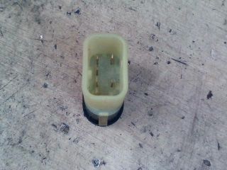 bontott FORD FOCUS I Jobb első Ablakemelő Kapcsoló