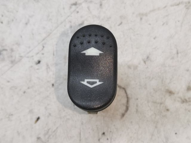 bontott FORD FOCUS I Jobb első Ablakemelő Kapcsoló