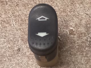 bontott FORD FOCUS I Jobb első Ablakemelő Kapcsoló