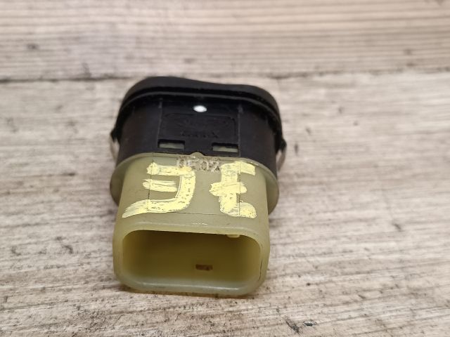 bontott FORD FOCUS I Jobb első Ablakemelő Kapcsoló