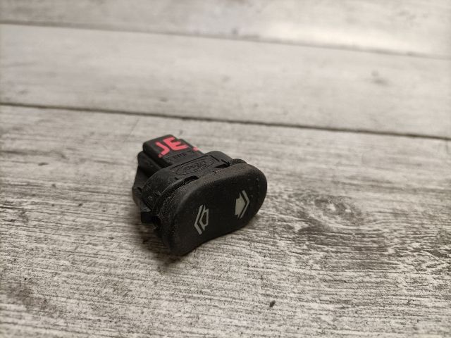 bontott FORD FOCUS I Jobb első Ablakemelő Kapcsoló