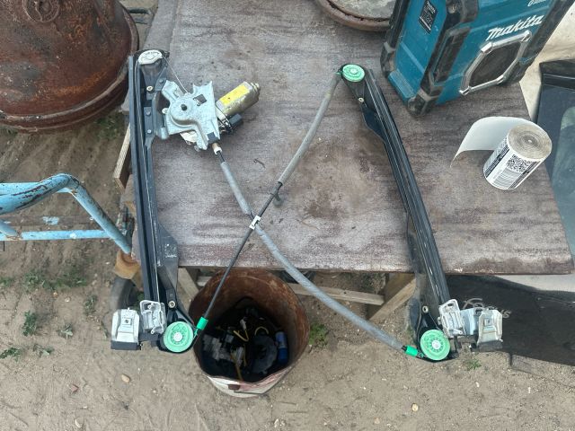 bontott FORD FOCUS I Jobb első Ablakemelő Motor