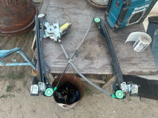 bontott FORD FOCUS I Jobb első Ablakemelő Motor