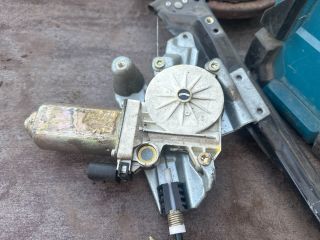 bontott FORD FOCUS I Jobb első Ablakemelő Motor