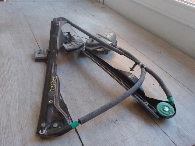bontott FORD FOCUS I Jobb első Ablakemelő Szerkezet (Elektromos)