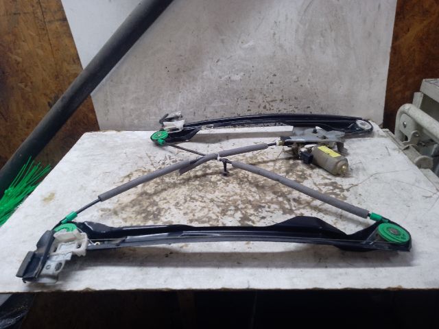 bontott FORD FOCUS I Jobb első Ablakemelő Szerkezet (Elektromos)