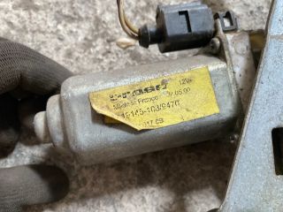 bontott FORD FOCUS I Jobb első Ablakemelő Szerkezet (Elektromos)