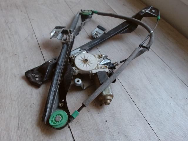 bontott FORD FOCUS I Jobb első Ablakemelő Szerkezet (Elektromos)