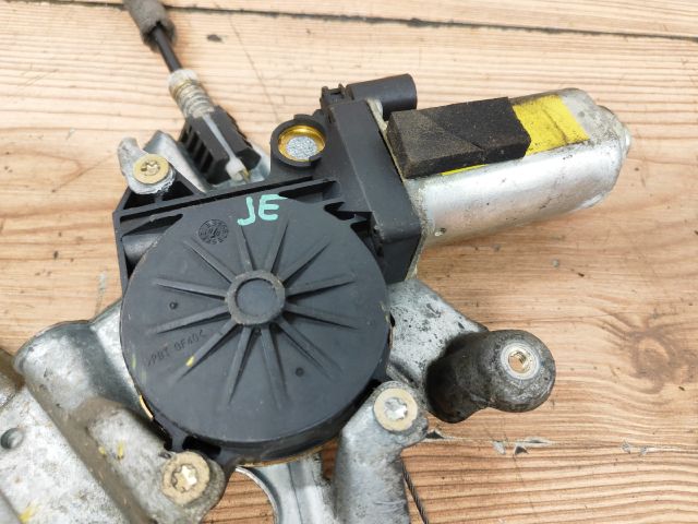 bontott FORD FOCUS I Jobb első Ablakemelő Szerkezet (Elektromos)