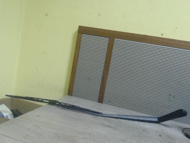 bontott FORD FOCUS I Jobb első Ablaktörlő Kar