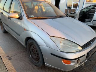 bontott FORD FOCUS I Jobb első Ajtó (Részeivel)