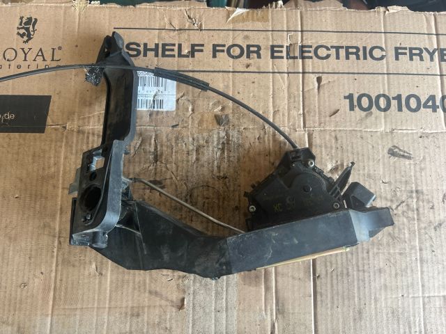 bontott FORD FOCUS I Jobb első Ajtózár