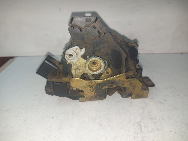 bontott FORD FOCUS I Jobb első Ajtózár