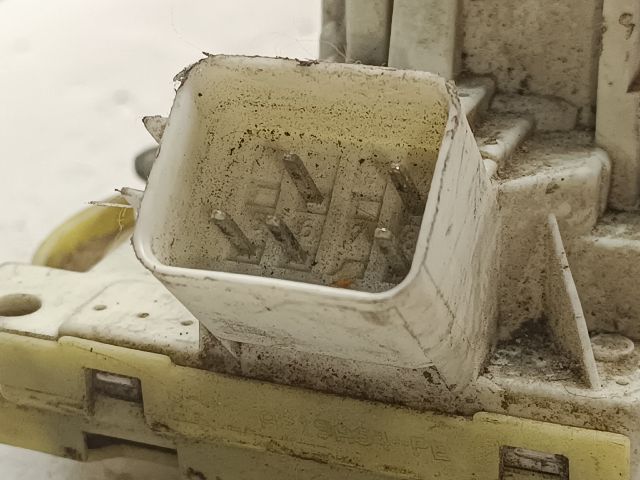 bontott FORD FOCUS I Jobb első Ajtózár