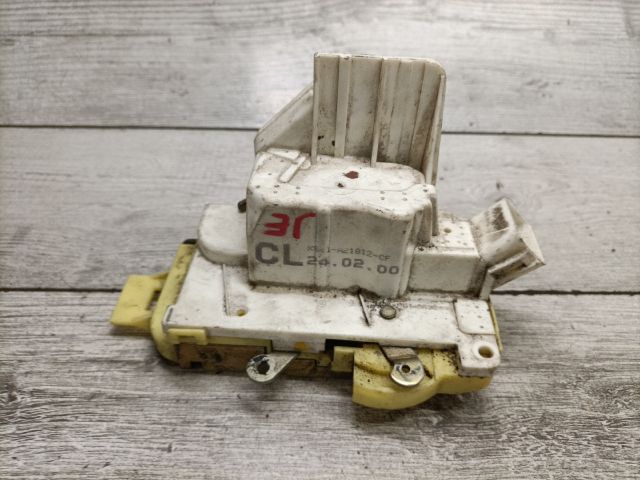 bontott FORD FOCUS I Jobb első Ajtózár