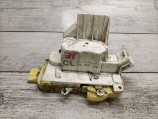 bontott FORD FOCUS I Jobb első Ajtózár