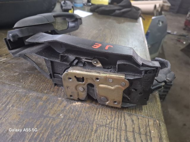 bontott FORD FOCUS I Jobb első Ajtózár