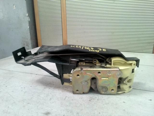 bontott FORD FOCUS I Jobb első Ajtózár