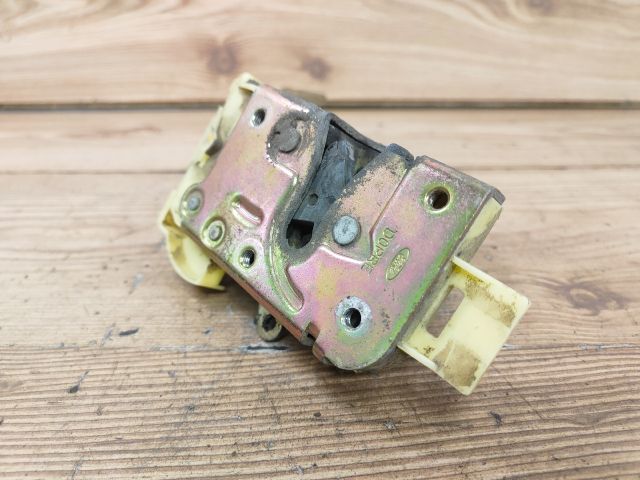 bontott FORD FOCUS I Jobb első Ajtózár