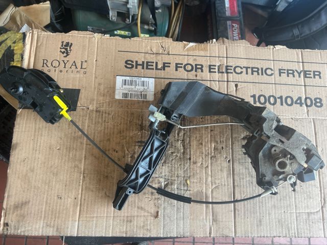 bontott FORD FOCUS I Jobb első Ajtózár