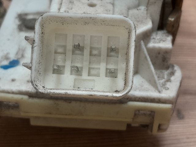 bontott FORD FOCUS I Jobb első Ajtózár