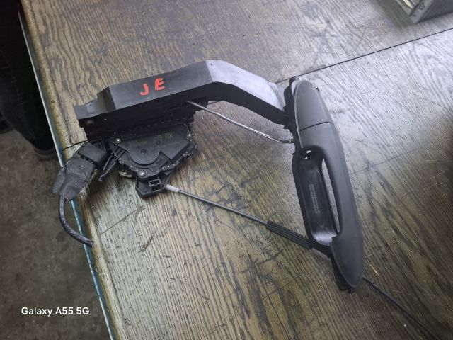 bontott FORD FOCUS I Jobb első Ajtózár