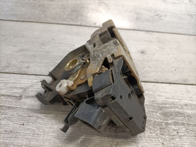 bontott FORD FOCUS I Jobb első Ajtózár