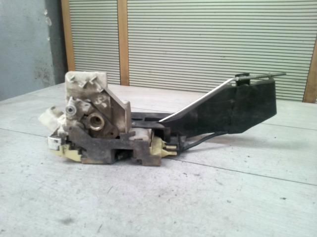 bontott FORD FOCUS I Jobb első Ajtózár