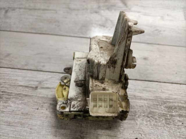 bontott FORD FOCUS I Jobb első Ajtózár