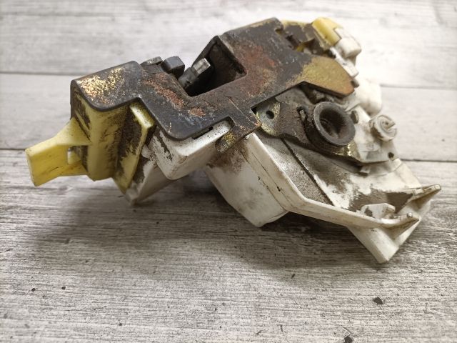 bontott FORD FOCUS I Jobb első Ajtózár