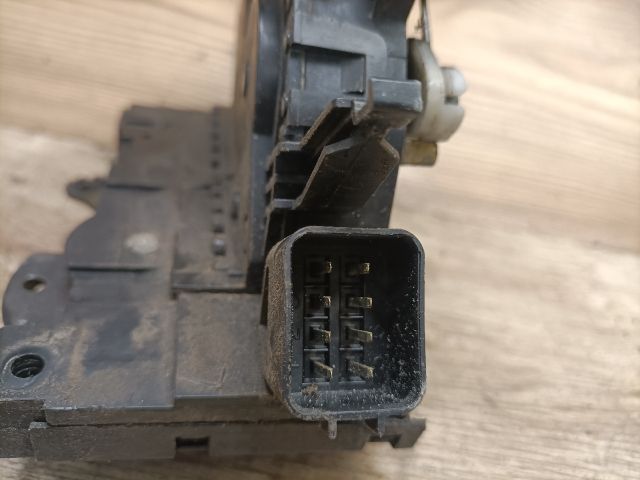 bontott FORD FOCUS I Jobb első Ajtózár