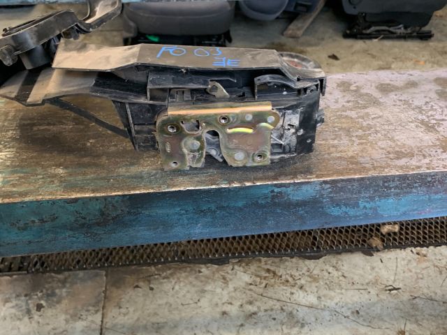 bontott FORD FOCUS I Jobb első Ajtózár