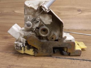 bontott FORD FOCUS I Jobb első Ajtózár