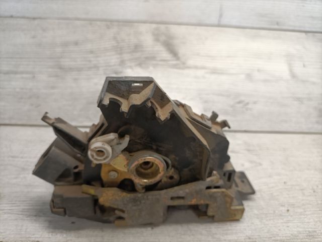 bontott FORD FOCUS I Jobb első Ajtózár