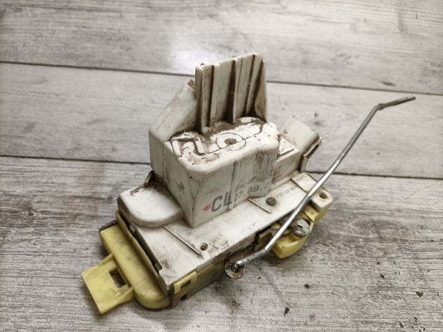 bontott FORD FOCUS I Jobb első Ajtózár