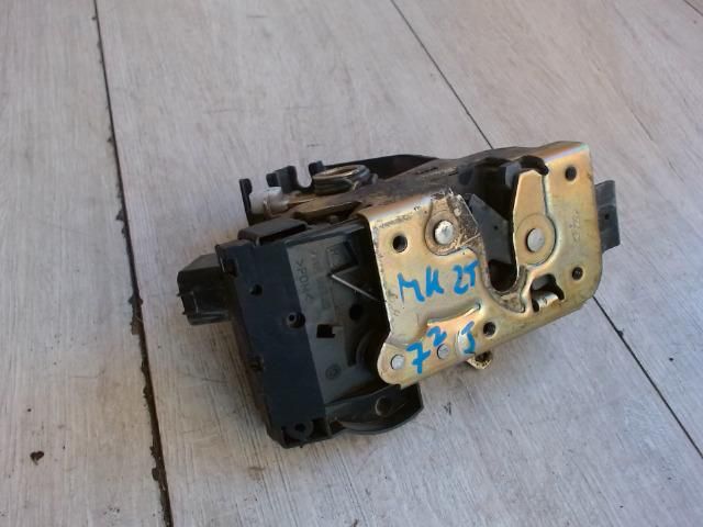 bontott FORD FOCUS I Jobb első Ajtózár