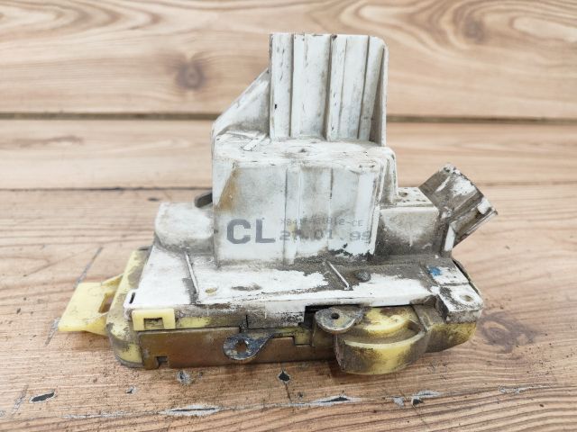 bontott FORD FOCUS I Jobb első Ajtózár