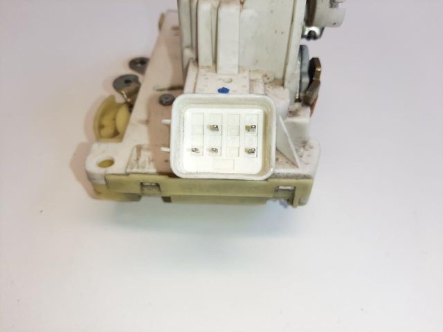 bontott FORD FOCUS I Jobb első Ajtózár