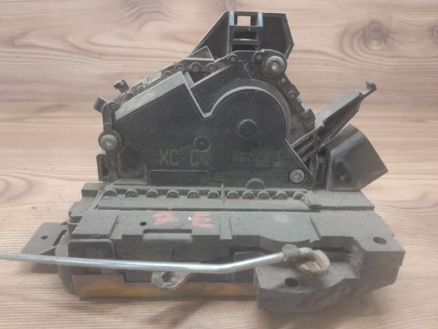 bontott FORD FOCUS I Jobb első Ajtózár