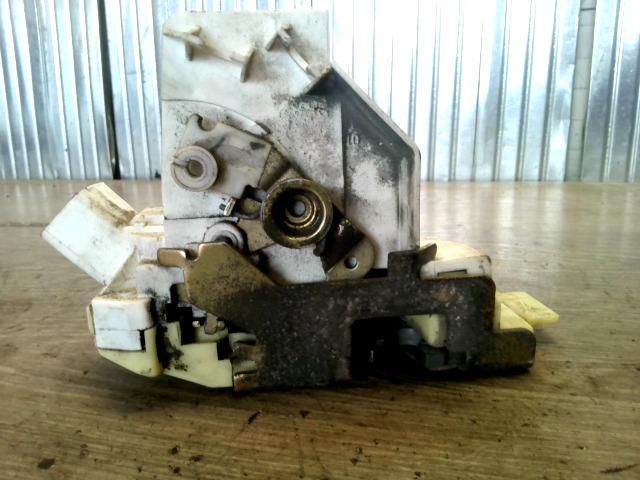 bontott FORD FOCUS I Jobb első Ajtózár