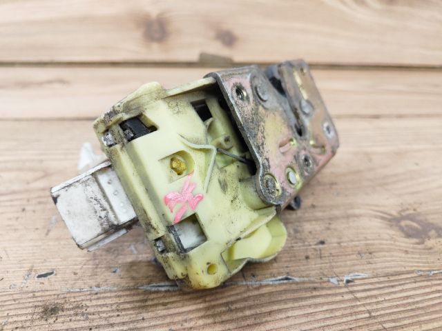 bontott FORD FOCUS I Jobb első Ajtózár