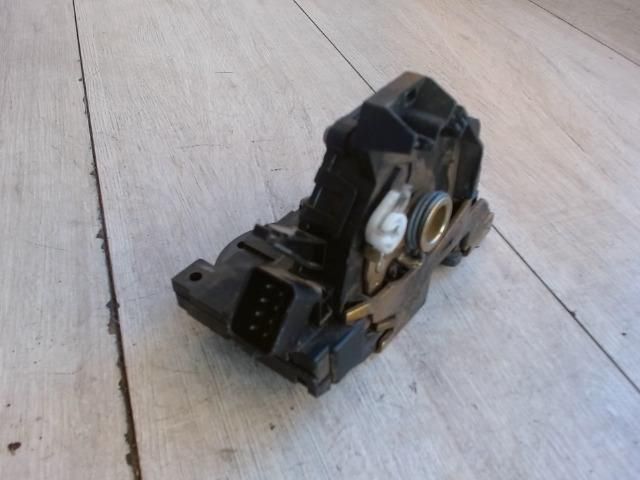 bontott FORD FOCUS I Jobb első Ajtózár