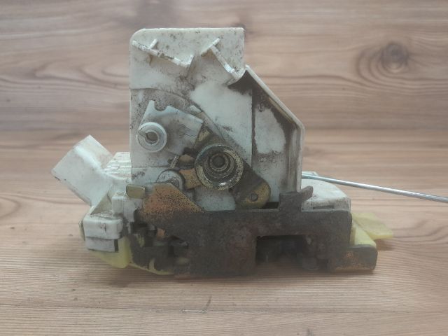 bontott FORD FOCUS I Jobb első Ajtózár