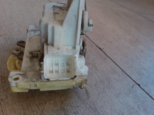 bontott FORD FOCUS I Jobb első Ajtózár