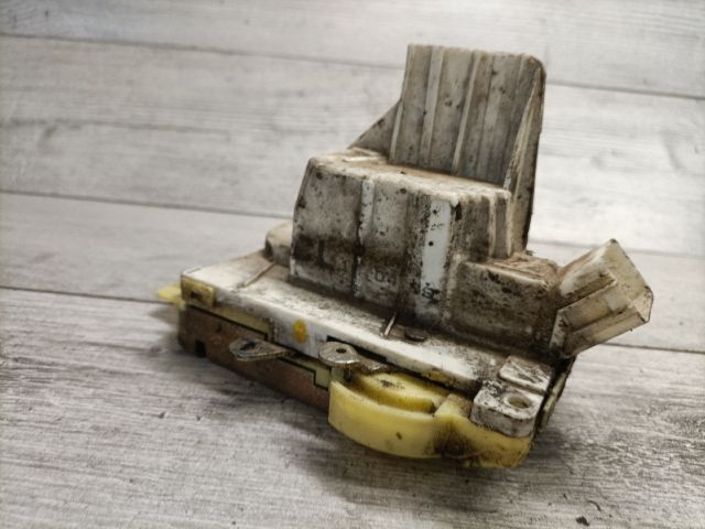 bontott FORD FOCUS I Jobb első Ajtózár